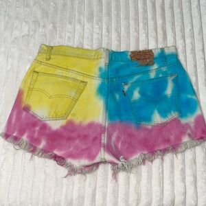 Levis Vintage Tie Dye Shorts | Size 36
